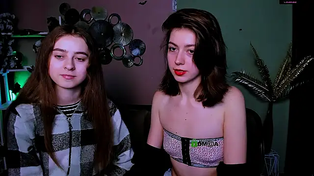 Snapshot of rebecca_smile chatting on 12-16-25, 01:27 rebecca smile online show from 12-16-25, 01:27