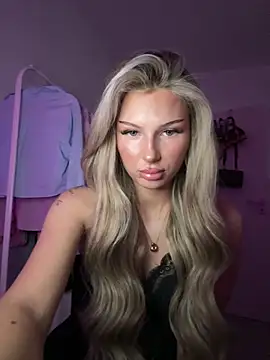 blondeeee online show from 06-12-26, 03:55