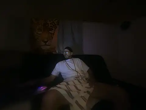 ThrowedWorldWide online show from 04-21-26, 02:04