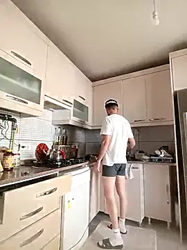 Snapshot of krerem chatting on 04-08-26, 01:55 krerem online show from 04-08-26, 01:55