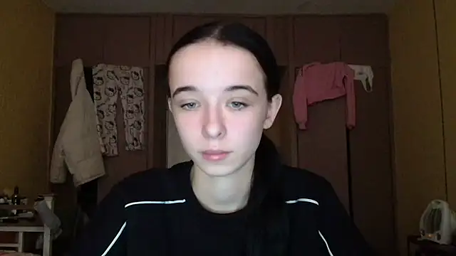 Emilia Light online show from 11-23-25, 09:09