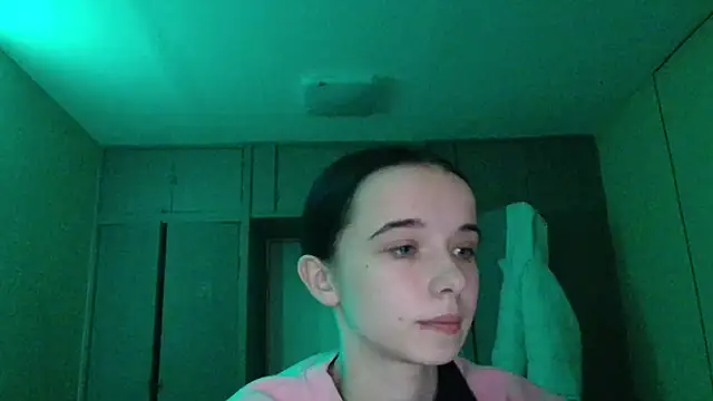 Emilia Light online show from 12-04-25, 07:50