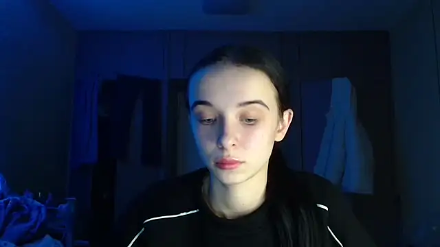 Emilia Light online show from 12-15-25, 04:44