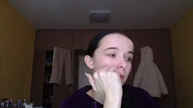 Emilia Light online show from 01-13-26, 08:19