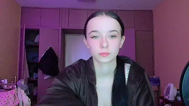 Emilia Light online show from 04-06-26, 06:25