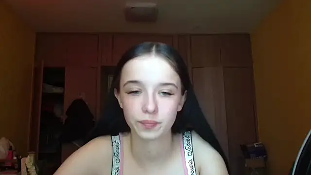 Emilia Light online show from 04-24-26, 12:51