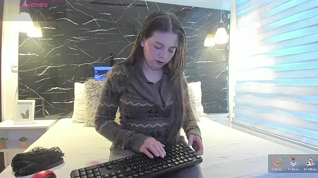 ZOE LE online show from 02-04-26, 11:49