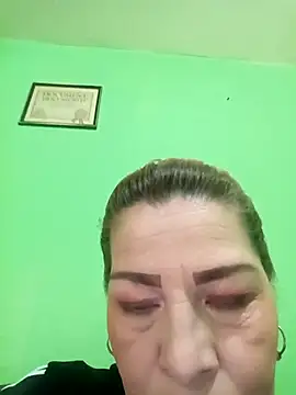 Snapshot of VANESSA__01 chatting on 10-29-25, 08:10 VANESSA 01 online show from 10-29-25, 08:10