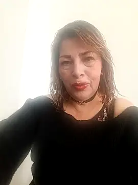 Snapshot of VANESSA__01 chatting on 11-17-25, 01:39 VANESSA 01 online show from 11-17-25, 01:39