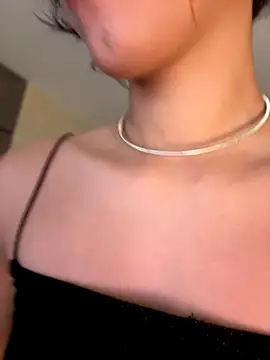 Capricho 01 online show from 10-25-25, 12:34