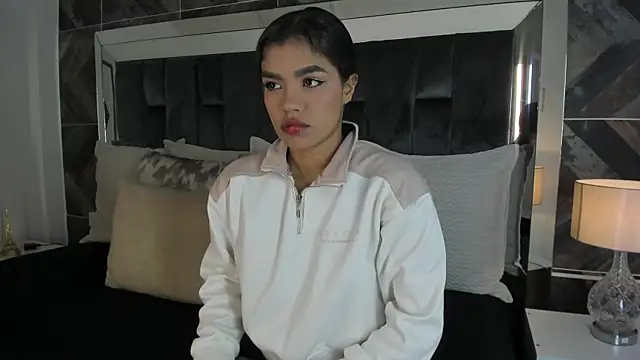 Snapshot of NaylaGrey chatting on 07-03-26, 03:35 NaylaGrey online show from 07-03-26, 03:35