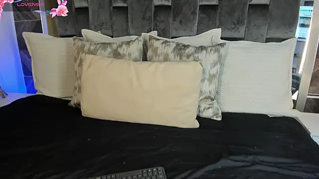 Snapshot of NaylaGrey chatting on 08-02-26, 03:49 NaylaGrey online show from 08-02-26, 03:49