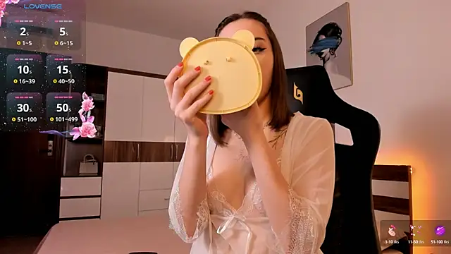 Snapshot of AmyVilvet_ chatting on 09-28-25, 08:14 AmyVilvet online show from 09-28-25, 08:14