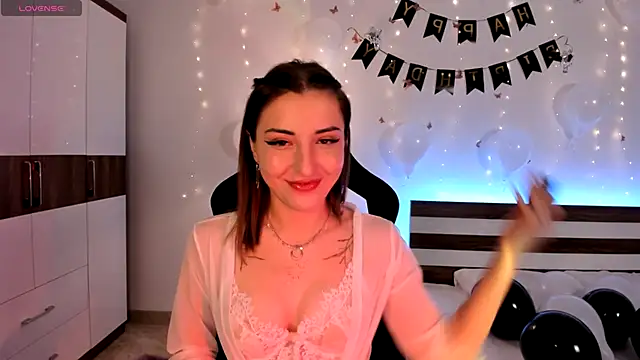 Snapshot of AmyVilvet_ chatting on 10-28-25, 05:15 AmyVilvet online show from 10-28-25, 05:15