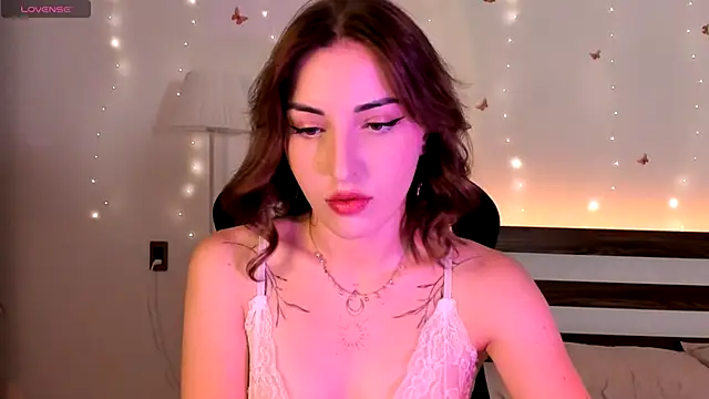 Snapshot of AmyVilvet_ chatting on 11-04-25, 07:13 AmyVilvet online show from 11-04-25, 07:13