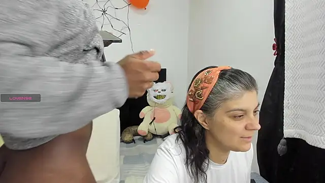 Yin yang hot online show from 10-28-25, 10:12