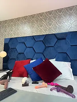 Angelina Roa online show from 04-17-26, 02:31