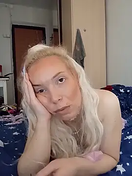 Snapshot of Conny_Shellie chatting on 11-09-25, 11:52 Conny Shellie online show from 11-09-25, 11:52