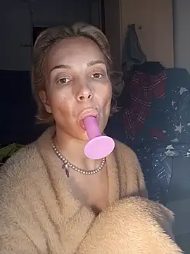 Snapshot of Conny_Shellie chatting on 11-22-25, 10:36 Conny Shellie online show from 11-22-25, 10:36