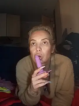 Snapshot of Conny_Shellie chatting on 11-25-25, 04:23 Conny Shellie online show from 11-25-25, 04:23