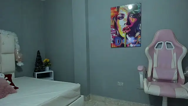 Snapshot of Athenea__fox chatting on 12-19-25, 12:01 Athenea fox online show from 12-19-25, 12:01