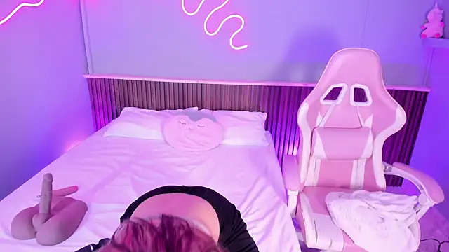 Snapshot of Athenea__fox chatting on 04-13-26, 11:59 Athenea fox online show from 04-13-26, 11:59