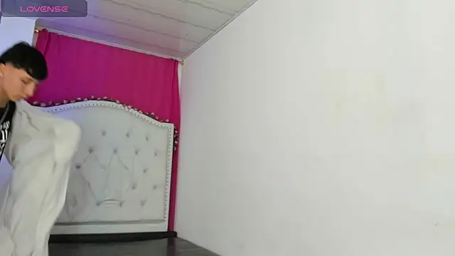 XaanderGrey online show from 11-17-25, 07:08