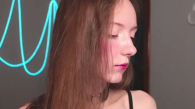 Snapshot of Why_me_stella chatting on 11-26-25, 12:33 Why me stella online show from 11-26-25, 12:33