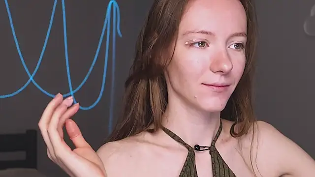 Snapshot of Why_me_stella chatting on 12-17-25, 10:38 Why me stella online show from 12-17-25, 10:38