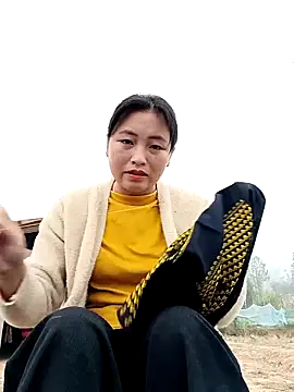 Snapshot of buddy-sexy chatting on 12-16-25, 01:43 buddy-sexy online show from 12-16-25, 01:43