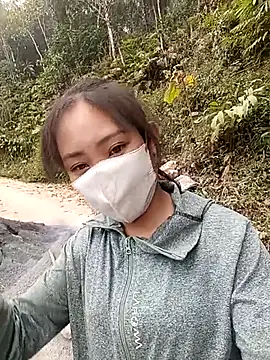 bree-zz online show from 12-18-25, 04:18