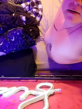 violentviolet68 online show from 04-18-26, 04:22