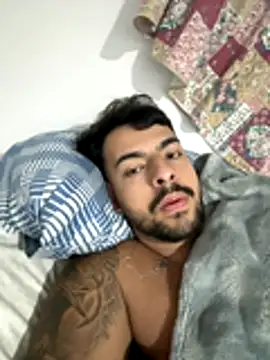 Snapshot of artzin2334 chatting on 11-10-25, 05:39 artzin2334 online show from 11-10-25, 05:39