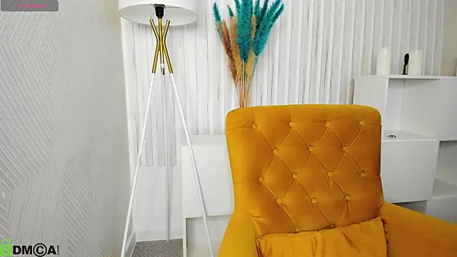 KarinaBroks online show from 11-14-25, 11:53