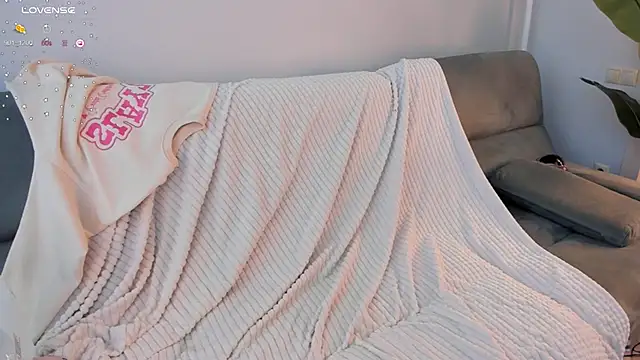 Eva Cheeky online show from 10-16-25, 08:15