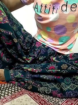 Snapshot of kavita_bhabi chatting on 10-13-25, 05:13 kavita bhabi online show from 10-13-25, 05:13