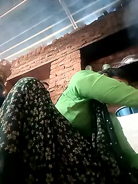 Snapshot of SHMA-77 chatting on 11-03-25, 02:57 SHMA-77 online show from 11-03-25, 02:57