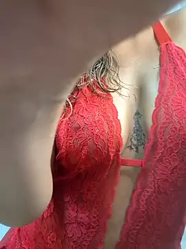 AlinemariaX online show from 11-20-25, 10:31