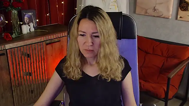 DonnaSmitth online show from 05-12-26, 06:49