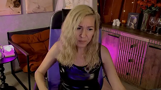 DonnaSmitth online show from 06-23-26, 07:01