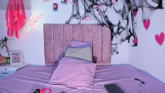 Mila 1wood online show from 10-25-25, 12:45