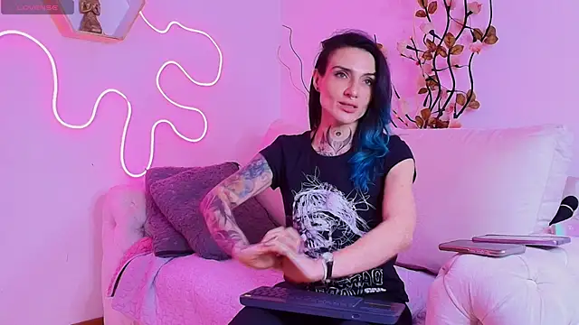 leblanc eva online show from 10-07-25, 05:10