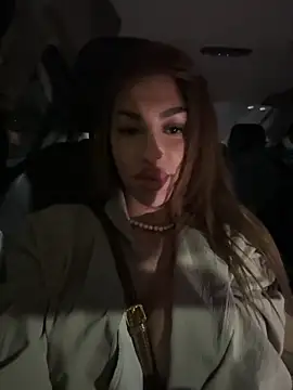 Snapshot of Candy_flippp chatting on 10-11-25, 08:40 Candy flippp online show from 10-11-25, 08:40