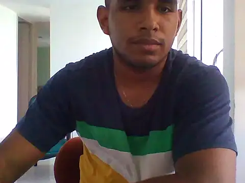 Snapshot of jesusacastrop25 chatting on 05-14-26, 04:03 jesusacastrop25 online show from 05-14-26, 04:03