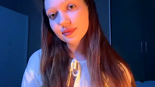 EmiIyKitty online show from 10-06-25, 07:55