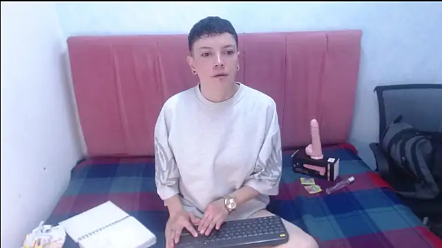 Snapshot of alexmadisoncm101 chatting on 11-11-25, 07:14 alexmadisoncm101 online show from 11-11-25, 07:14