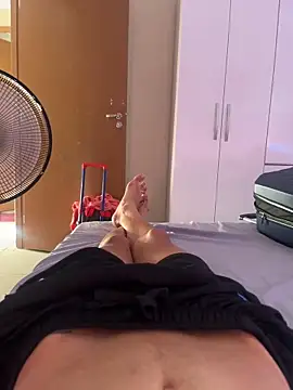 Snapshot of MCLZK chatting on 11-30-25, 07:07 MCLZK online show from 11-30-25, 07:07