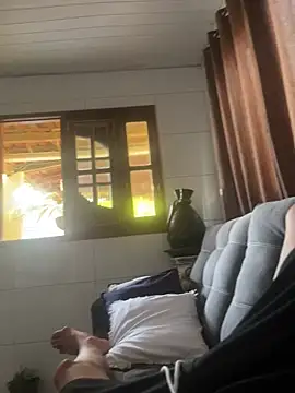 Snapshot of MCLZK chatting on 01-09-26, 07:59 MCLZK online show from 01-09-26, 07:59