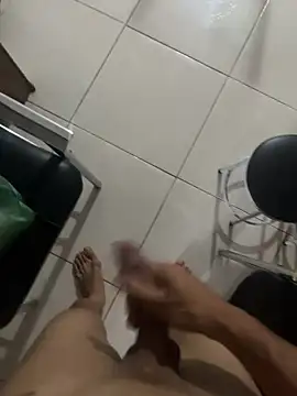 Snapshot of MCLZK chatting on 01-17-26, 08:01 MCLZK online show from 01-17-26, 08:01