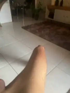 Snapshot of MCLZK chatting on 02-04-26, 08:25 MCLZK online show from 02-04-26, 08:25